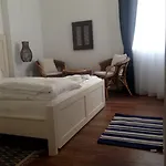 瓦尔纳精品客房旅馆 招待所