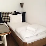 瓦尔纳精品客房旅馆 招待所