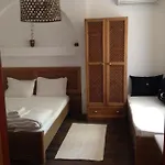 瓦尔纳精品客房旅馆