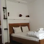 瓦尔纳精品客房旅馆