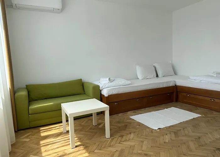 瓦尔纳精品客房旅馆 招待所 2*