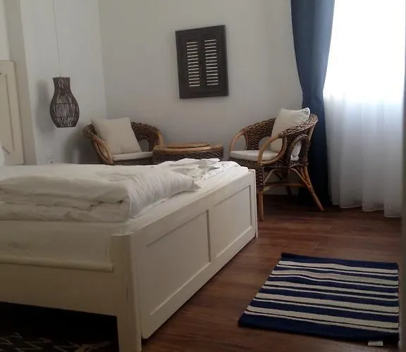 瓦尔纳精品客房旅馆 招待所